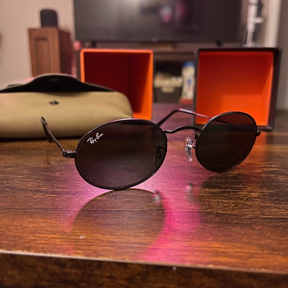 Ray Ban oval sunglasses - Picture 3 of 7